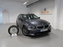 Grå Begagnad 2021 BMW 330e Sport Line Kombi | 277 900 kr (Bra pris)