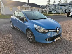 Blå Begagnad 2014 Renault Clio IV Halvkombi | 59 900 kr (Marknadspris)