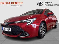 Röd Begagnad 2023 Toyota Corolla Hybrid Executive Halvkombi | 329 900 kr