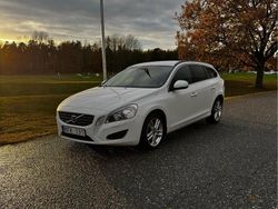 Vit Begagnad 2012 Volvo V60 Momentum Kombi | 75 000 kr (Bra pris)