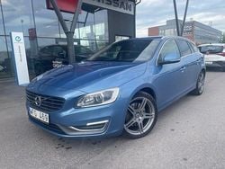 Blå Begagnad 2013 Volvo V60 Summum Kombi | 139 000 kr (Marknadspris)