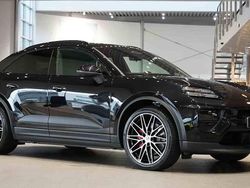 Svart Ny 2025 Porsche Macan SUV | 1 198 800 kr (Marknadspris)