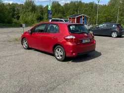 Röd Begagnad 2011 Toyota Auris Plus Halvkombi | 33 000 kr