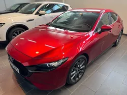 Röd Begagnad 2022 Mazda 3 Halvkombi | 199 900 kr (Superpris)
