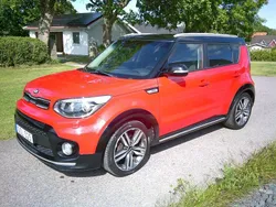 Röd Begagnad 2017 Kia Soul SUV | 99 800 kr (Bra pris)