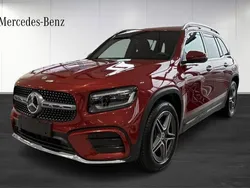Mercedes GLB220