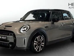 Begagnad 2021 Mini Cooper S Halvkombi | 264 700 kr (Lite dyr)