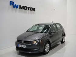 Mörkgrå Begagnad 2013 VW Polo Halvkombi | 72 900 kr (Marknadspris)