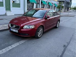 Röd Begagnad 2011 Volvo S40 Summum Sedan | 70 000 kr (Marknadspris)
