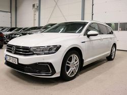 Vit Begagnad 2021 VW Passat GTE Kombi | 229 600 kr (Marknadspris)