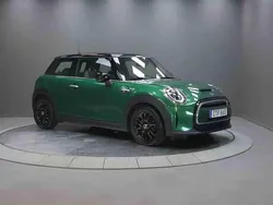 Grön Begagnad 2023 Mini Cooper SE Halvkombi | 229 000 kr