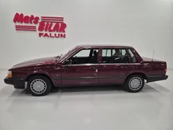 Mörkröd Begagnad 1990 Volvo 740 Sedan | 69 900 kr