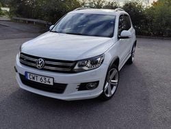 Vit Begagnad 2015 VW Tiguan R-line SUV | 122 000 kr (Marknadspris)