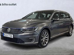 Mörkgrå Begagnad 2016 VW Passat GTE Kombi | 159 900 kr (Lite dyr)