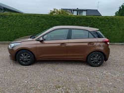 Brun Begagnad 2016 Hyundai i20 Comfort Halvkombi | 85 000 kr (Bra pris)