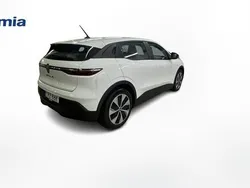 Vit Begagnad 2023 Renault Mégane Evolution Halvkombi | 289 000 kr (Marknadspris)