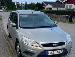 Grå Begagnad 2010 Ford Focus Trend Kombi | 29 900 kr (Marknadspris)