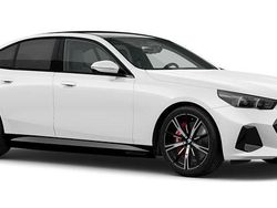 Vit Ny 2025 BMW 530e Comfort Edition Sedan | 805 100 kr (Lite dyr)