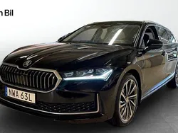 Svart Begagnad 2024 Skoda Superb Kombi | 524 000 kr