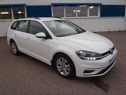 Vit Begagnad 2018 VW Golf VII Kombi | 123 500 kr (Marknadspris)