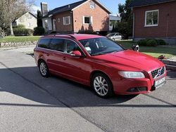 Röd Begagnad 2010 Volvo V70 Momentum Kombi | 45 000 kr (Marknadspris)