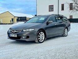 Grå Begagnad 2007 Honda Accord Executive Kombi | 74 900 kr (Marknadspris)