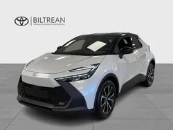 Vit Ny 2024 Toyota C-HR Style SUV | 439 900 kr (Marknadspris)