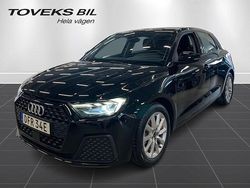 Grå (manhattangrå metallic) Begagnad 2024 Audi A1 Sportback Proline Halvkombi | 239 900 kr (Marknadspris)