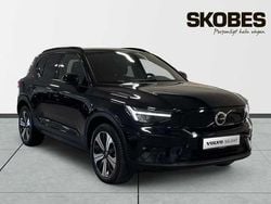 Svart Begagnad 2023 Volvo XC40 Plus SUV | 349 400 kr