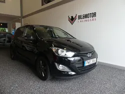 Svart Begagnad 2015 Hyundai i20 Select Halvkombi | 52 900 kr (Marknadspris)