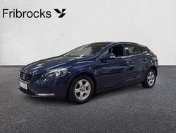Blå Begagnad 2014 Volvo V40 Kinetic Halvkombi | 109 900 kr (Marknadspris)