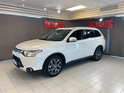 Vit Begagnad 2014 Mitsubishi Outlander SUV | 119 000 kr (Bra pris)