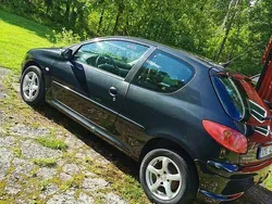 Svart Begagnad 2006 Peugeot 206 Halvkombi | 25 000 kr (Marknadspris)
