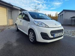 Vit Begagnad 2012 Peugeot 107 Halvkombi | 34 900 kr (Marknadspris)