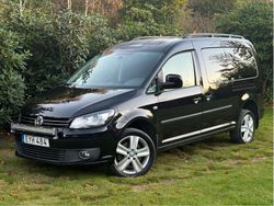 Svart Begagnad 2015 VW Caddy Maxi Life Life Minibuss | 87 000 kr