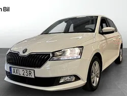 Vit (candy white) Begagnad 2020 Skoda Fabia Style Halvkombi | 149 900 kr (Marknadspris)