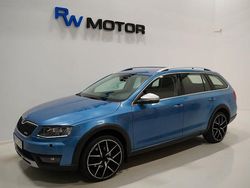 Blå Begagnad 2014 Skoda Octavia Scout Kombi | 179 800 kr