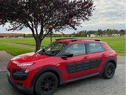 Röd Begagnad 2015 Citroën C4 Cactus PureTech Halvkombi | 42 000 kr (Superpris)