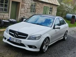 Vit Begagnad 2009 Mercedes C220 Avantgarde Sedan | 64 000 kr
