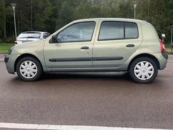 Grön Begagnad 2003 Renault Clio II Expression Halvkombi | 29 900 kr (Lite dyr)