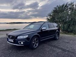 Svart Begagnad 2015 Volvo XC70 Momentum SUV | 105 000 kr (Bra pris)