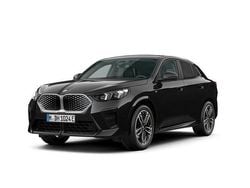 Svart Begagnad 2024 BMW iX2 M Sport SUV | 529 500 kr (Marknadspris)