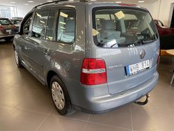 Grå Begagnad 2004 VW Touran Minibuss | 24 900 kr