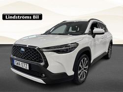 Vit Begagnad 2022 Toyota Corolla Cross Style SUV | 369 000 kr (Marknadspris)