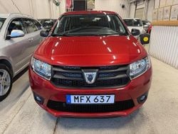 Röd Begagnad 2015 Dacia Sandero Halvkombi | 59 990 kr (Bra pris)