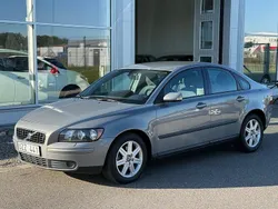 Grå Begagnad 2004 Volvo S40 Sedan | 59 900 kr (Dyr)