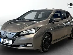 Grå (grey) Begagnad 2023 Nissan Leaf Tekna Halvkombi | 224 900 kr (Marknadspris)