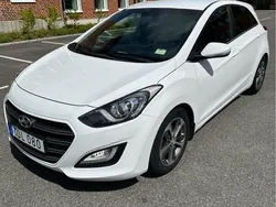 Vit Begagnad 2017 Hyundai i30 Halvkombi | 105 000 kr (Marknadspris)