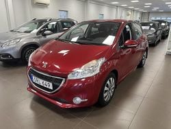 Röd Begagnad 2014 Peugeot 208 Halvkombi | 57 000 kr (Marknadspris)