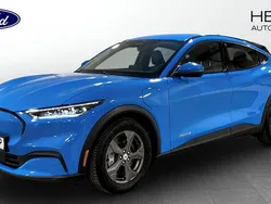 Blå (blue) Begagnad 2022 Ford Mustang Mach-E Standard Range SUV | 339 900 kr (Marknadspris)